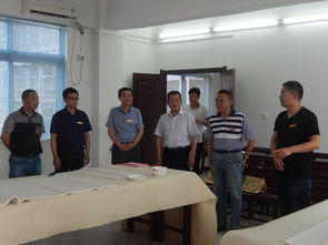 送書畫進社區 文藝志愿者點亮居民文化生活